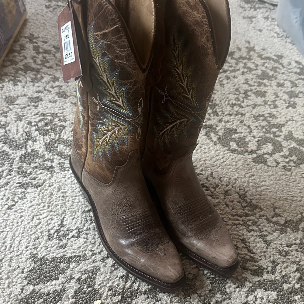 Brown Western Cowboy Boots with Embroidered Design sz 5 Women’s sz 3 kids